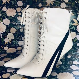 Sexy white high heel stiletto booties! {•1}